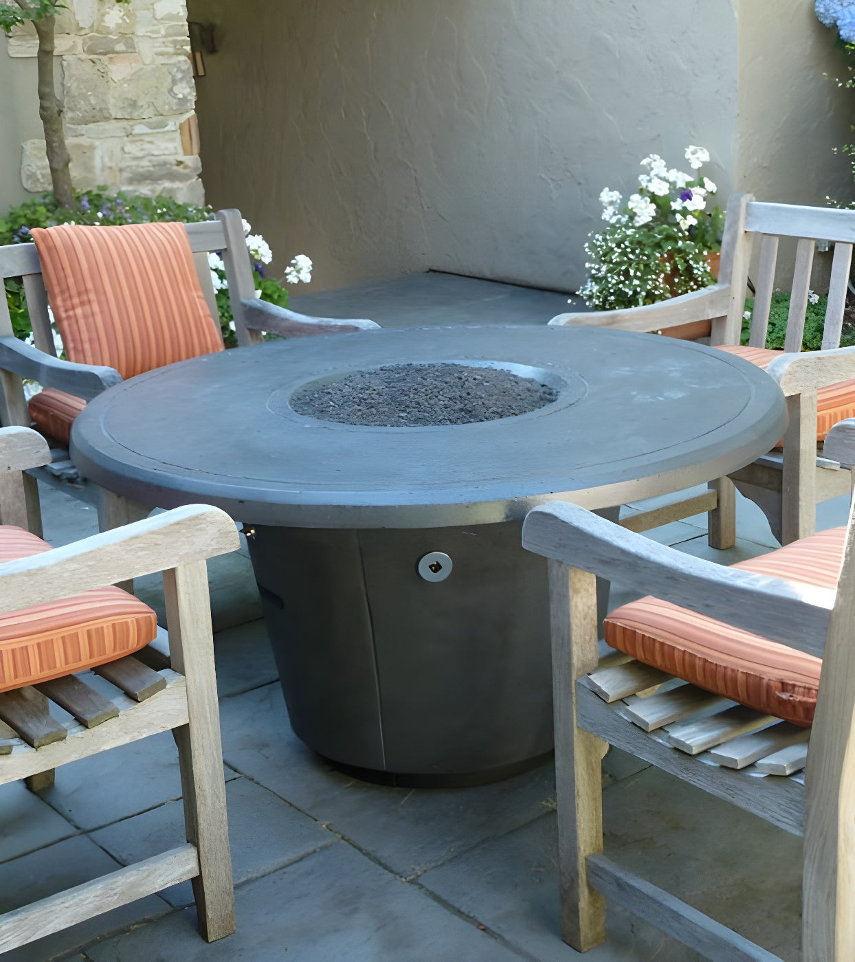 American Fyre Designs Cosmopolitan Round FireTable  American Fyre Designs